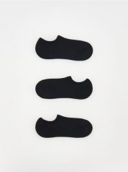 Bawełniane skarpetki 3 pack - czarny. Czarne skarpetki damskie Reserved, bez wzorów, z bawełny. Za 39.99 zł.