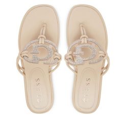 Japonki Guess. Brązowe klapki damskie Guess, z aplikacjami, bez obcasa, bez zapięcia. Za 589.99 zł.