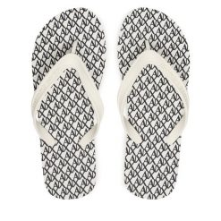 Japonki Armani Exchange. Klapki damskie Armani Exchange, bez wzorów, bez obcasa, bez zapięcia. Za 209.99 zł.