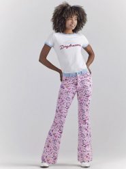 Wrangler Koszulka w kolorze białym rozmiar: S. Białe bluzki damskie Wrangler, s, bez wzorów, bez kołnierzyka, bez ramiączek. Za 82.83 zł.