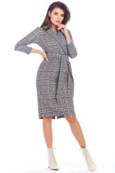 Klasyczna Sukienka w Kratę z Kopertowym Dekoltem - Granatowa. Brązowe sukienki damskie Awama, bez wzorów, z elastanu, klasyczne, bez ramiączek. Za 369.90 zł.