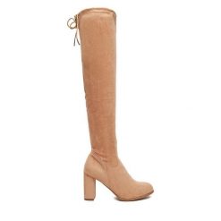 Kozaki DeeZee. Brązowe kozaki damskie DeeZee, bez obcasa, na słupku, bez zapięcia. Za 239.99 zł.