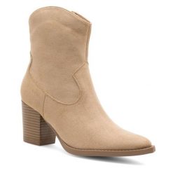 Kowbojki DeeZee. Brązowe botki damskie DeeZee, bez obcasa, na słupku, bez zapięcia. Za 139.99 zł.