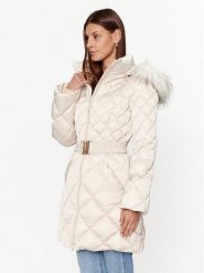 Guess Płaszcz zimowy W3BL36 WEX52 Beżowy Regular Fit. Brązowe płaszcze damskie Guess, na zimę, xl, z aplikacjami, z syntetyku, bez kaptura. Za 1,869.00 zł.