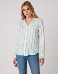 KOSZULA DAMSKA WRANGLER STRIPE SHIRT CARRIBEAN SEA W5R6TIB13 112130318. Niebieskie koszule damskie Wrangler, s, bez wzorów, bez kołnierzyka, bez ramiączek. Za 129.99 zł.
