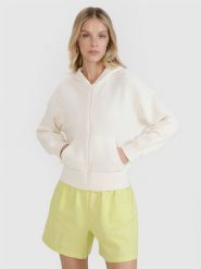 4F Bluza dresowa rozpinana z kapturem damska - biała L. Białe bluzy damskie 4F, l, bez wzorów, z bawełny, z kapturem. W wyprzedaży za 99.99 zł.