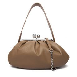 Torebka Weekend Max Mara. Brązowe torebki wieczorowe damskie Weekend Max Mara, bez wzorów, bez dodatków. Za 1,839.00 zł.