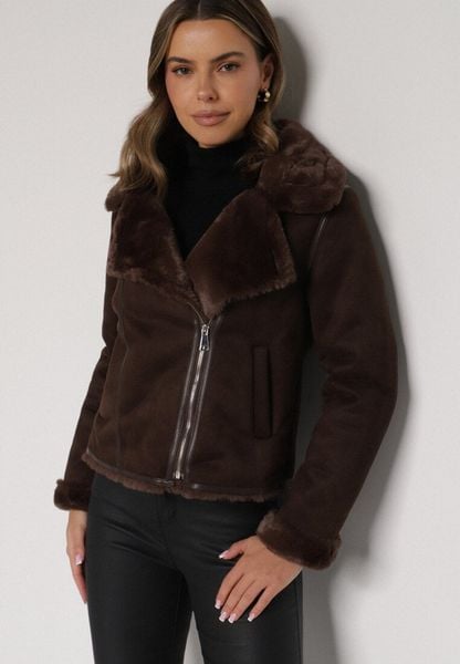 Brązowa Kurtka Biker z Imitacji Zamszu z Futrzanymi Mankietami i Kołnierzem Awedine. Brązowe kurtki damskie Born2be, na zimę, m, bez wzorów, z futra, bez kaptura. Za 239.99 zł.