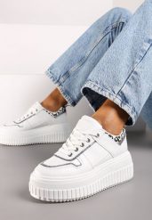 Białe Sznurowane Sneakersy na Platformie Ozdobione Panterką Ivenora. Białe obuwie sportowe damskie Renee, z materiału, bez zapięcia. Za 99.99 zł.