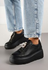 Czarne Sneakersy na Platformie ze Skóry Naturalnej z Metaliczną Aplikacją Falandria. Czarne obuwie sportowe damskie Renee, ze skóry, bez zapięcia. Za 209.99 zł.