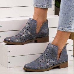 Niebieskie jeans wiosenne ażurowe botki damskie M.Daszyński Sa62-102. Niebieskie botki damskie M.Daszyński, na jesień, z jeansu, z okrągłym noskiem, bez obcasa, na obcasie, bez zapięcia. Za 199.00 zł.