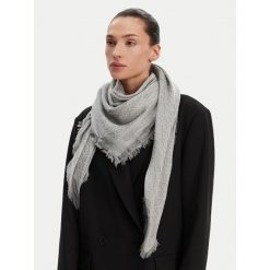 Chusta Calvin Klein. Szare chusty damskie Calvin Klein, bez wzorów. Za 239.99 zł.