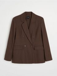 Wiskozowa marynarka dwurzędowa regular fit z domieszką lnu - brązowy. Brązowe marynarki i żakiety damskie Sinsay, l, bez wzorów, z wiskozy. Za 79.99 zł.