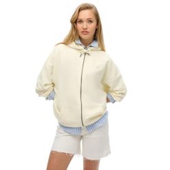 Damska bluza z kapturem zapinana na zamek Superdry Studios. Białe bluzy damskie Superdry, bez wzorów, z kapturem. Za 343.30 zł.