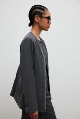 Gładka marynarka w kolorze GRAPHITE - ELEGANCE-S/M. Szare marynarki i żakiety damskie Marsala, l, bez wzorów, z poliesteru, eleganckie. W wyprzedaży za 49.98 zł.