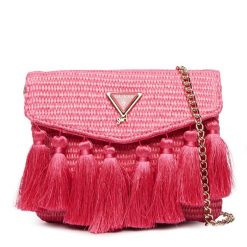 Torebka Guess. Czerwone torebki wieczorowe damskie Guess, z aplikacjami, bez dodatków. Za 229.99 zł.