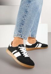 Czarne Sneakersy Tenisówki z Ozdobnymi Paskami Nelidi. Czarne obuwie sportowe damskie Born2be, z jeansu, bez zapięcia, tenisowe. Za 69.99 zł.