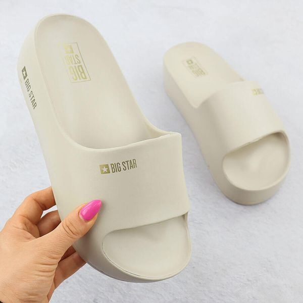 Klapki damskie na platformie plażowe basenowe beżowe Big Star SS274722. Brązowe klapki damskie Big Star, bez wzorów, z materiału, bez obcasa, na platformie, bez zapięcia. Za 76.99 zł.