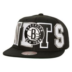 Czapka z daszkiem do koszykówki Mitchell & Ness Brooklyn Nets czarna. Czarne czapki z daszkiem damskie Mitchell & Ness, bez wzorów, z materiału. Za 159.00 zł.