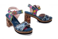 Laura Vita 0007789 NAOMIO 15 jeans, sandały damskie. Niebieskie sandały damskie LAURA VITA, bez wzorów, z jeansu, bez obcasa, na obcasie, bez zapięcia. Za 429.90 zł.
