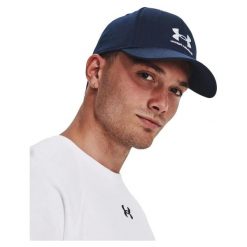Czapka Under Armour Lockup Adj. Białe czapki z daszkiem damskie Under Armour, bez wzorów, z bawełny. Za 96.99 zł.