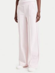 Guess Spodnie dresowe V6BB18 K6353 Różowy jasny Regular Fit. Czerwone spodnie dresowe damskie Guess, xl, z aplikacjami, z dresówki. Za 394.99 zł.