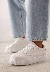 Białe Sneakersy na Grubej Podeszwie z Tłoczeniem Larviona. Białe obuwie sportowe damskie Born2be, z jeansu, bez zapięcia. Za 79.99 zł.