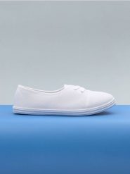 Tenisówki - biały. Białe trampki damskie Sinsay, bez wzorów, bez zapięcia. Za 15.99 zł.