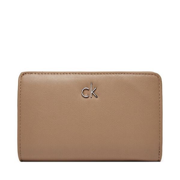 Portfel Calvin Klein. Brązowe portfele damskie Calvin Klein, bez wzorów. Za 139.99 zł.