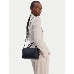 Torebka Furla. Niebieskie torebki klasyczne damskie Furla, bez dodatków. Za 1,179.00 zł.