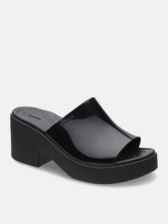 Crocs Klapki "Brooklyn Slide High" w kolorze czarnym rozmiar: 38/39. Czarne klapki damskie Crocs, bez wzorów, z otwartym noskiem, bez obcasa, bez zapięcia. Za 245.96 zł.