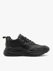 Czarne sneakersy ze skóry licowej. Czarne obuwie sportowe damskie Ryłko, ze skóry, bez zapięcia, trekkingowe. W wyprzedaży za 399.99 zł.