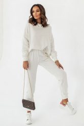 Śmietankowa Kobieca Bluza Oversize bez Kaptóra. Bluzy damskie Ivon, l, bez wzorów, z bawełny, bez kaptura. Za 189.90 zł.