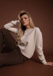 Beżowy Casualowy Sweter z Wełną i Wiskozą Lussare. Brązowe swetry klasyczne damskie Renee, z wełny, bez kołnierzyka. Za 109.99 zł.