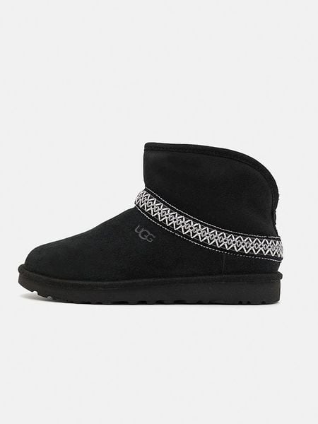 UGG Skórzane botki "Crescent" w kolorze czarnym rozmiar: 40. Czarne botki damskie Ugg, ze skóry, bez obcasa, bez zapięcia. Za 719.35 zł.