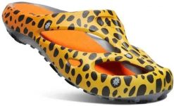 Kapcie damskie Keen Shanti Arts Thc Cheetah Rainbow Orange. Brązowe kapcie damskie 909, z gumy. Za 289.99 zł.