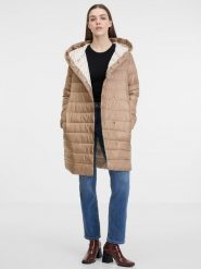 Orsay Płaszcz pikowany w kolorze jasnobrązowym rozmiar: 36. Brązowe płaszcze damskie Orsay, bez wzorów, z tkaniny, bez kaptura. Za 108.99 zł.