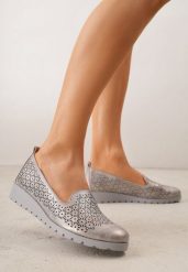 Szare Półbuty na Koturnie ze Skórzaną Wkładką i Ażurową Cholewką Arivos. Szare półbuty damskie Born2be, w ażurowe wzory, z jeansu, bez obcasa, na koturnie, bez zapięcia. Za 149.99 zł.