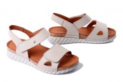 COMFORTABEL 710206-08 beige, sandały damskie. Brązowe sandały damskie Comfortabel, bez wzorów, ze skóry, bez obcasa, bez zapięcia. Za 287.92 zł.