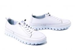 ARTIKER RELAKS 58C3375 biały, półbuty damskie. Białe półbuty damskie Artiker Relaks, bez wzorów, ze skóry, bez obcasa, bez zapięcia. Za 224.90 zł.