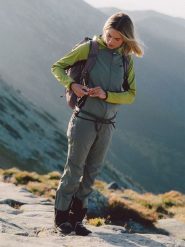 4F Kurtka softshell wiatroodporna damska - oliwkowa M. Brązowe kurtki damskie 4F, m, bez wzorów, z materiału, bez kaptura. Za 249.99 zł.
