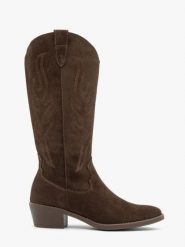 Ciemnobrązowe skórzane kozaki kowbojki. Brązowe kozaki damskie Ryłko, ze skóry, bez obcasa, na obcasie, bez zapięcia. Za 699.99 zł.