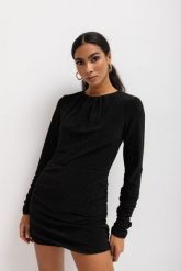 Dopasowana sukienka z marszczeniami w kolorze SHINY BLACK - ALIZEE-S. Czarne sukienki damskie Marsala, bez wzorów, z materiału, klasyczne, bez ramiączek. W wyprzedaży za 74.95 zł.