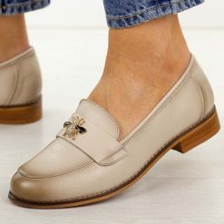 Beżowe skórzane mokasyny damskie Potocki 19382. Brązowe mokasyny damskie POTOCKI, na jesień, z jeansu, z okrągłym noskiem, bez obcasa. Za 229.00 zł.