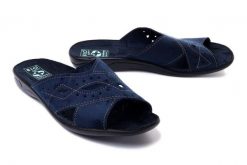 ADANEX SAK42 SARA 18798 GR/CZ granatowy, kapcie damskie. Niebieskie kapcie damskie Adanex. Za 68.99 zł.