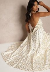 Biała Wiskozowa Sukienka Halter Zdobiona Metalicznym Nadrukiem w Panterkę Linaruna. Białe sukienki damskie Renee, z aplikacjami, z materiału, eleganckie, bez ramiączek. W wyprzedaży za 91.99 zł.
