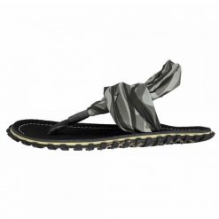 Sandały Gumbies Slingback GU-SASLI001 czarne. Czarne sandały damskie bez wzorów, z gumy, bez obcasa, bez zapięcia. Za 289.26 zł.