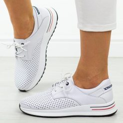 Białe skórzane półbuty damskie Filippo Dp6022/25. Białe półbuty damskie Filippo, na jesień, w ażurowe wzory, z jeansu, bez obcasa, na płaskiej podeszwie, bez zapięcia. Za 199.00 zł.