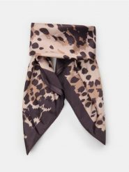 Chusta w panterkę - brązowy. Brązowe chusty damskie Sinsay, bez wzorów. Za 12.99 zł.