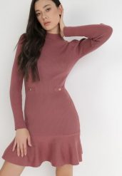 Ciemnoróżowa Sukienka Dzianinowa Taerara. Czerwone sukienki damskie Born2be, bez wzorów, z dzianiny, bez ramiączek. W wyprzedaży za 135.99 zł.